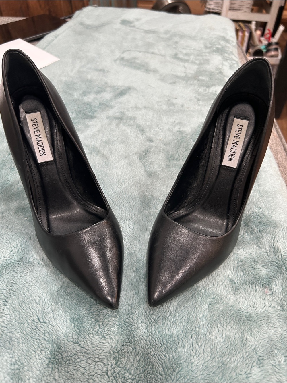 Steve Madden Black Pointed-Toe Leather Pumps